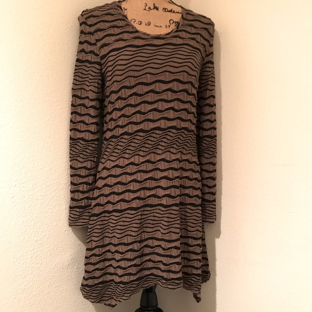 NWT-Tianello by Steve Barraza Long Sleeve Textured Stretch Tunic-M